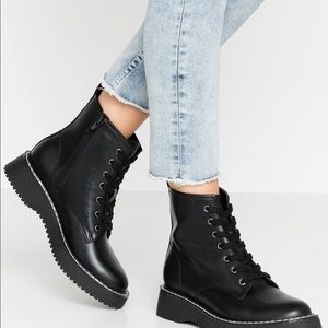 Madden Girl Kurrt Boots